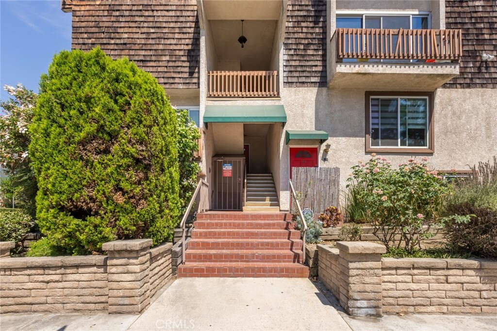 Property Photo:  4660 Coldwater Canyon Avenue 22  CA 91604 