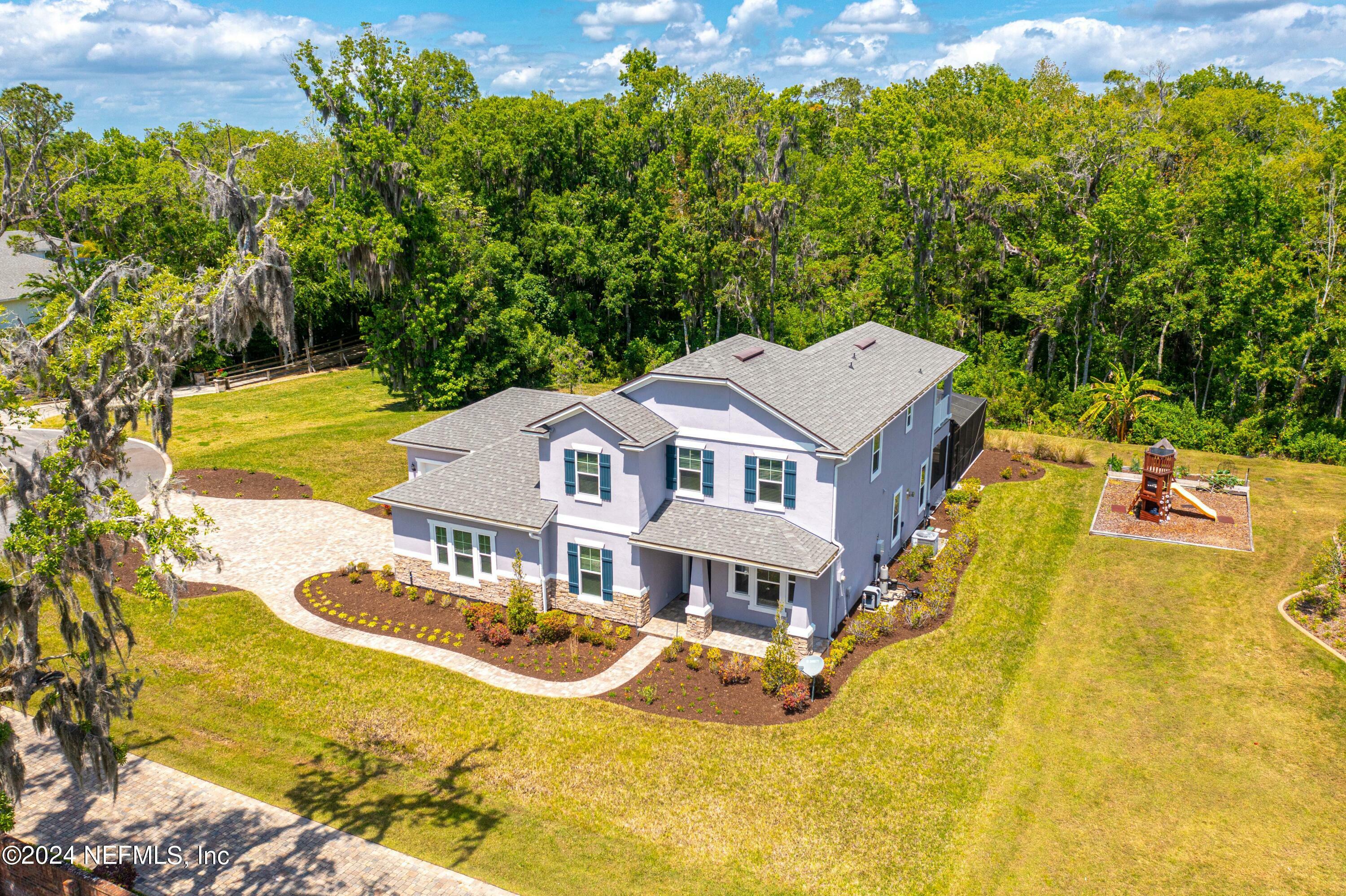 Property Photo: 1924 Holmes Circle FL 32003