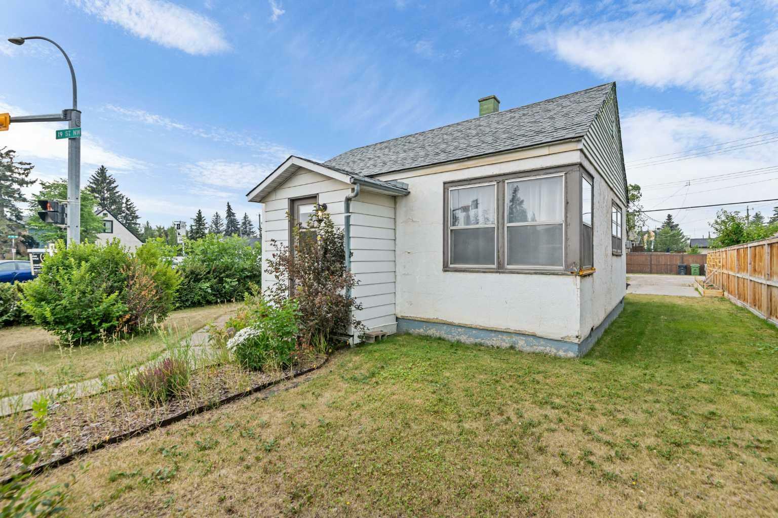 605 19 Street NW  Calgary AB T2N 2J5 photo