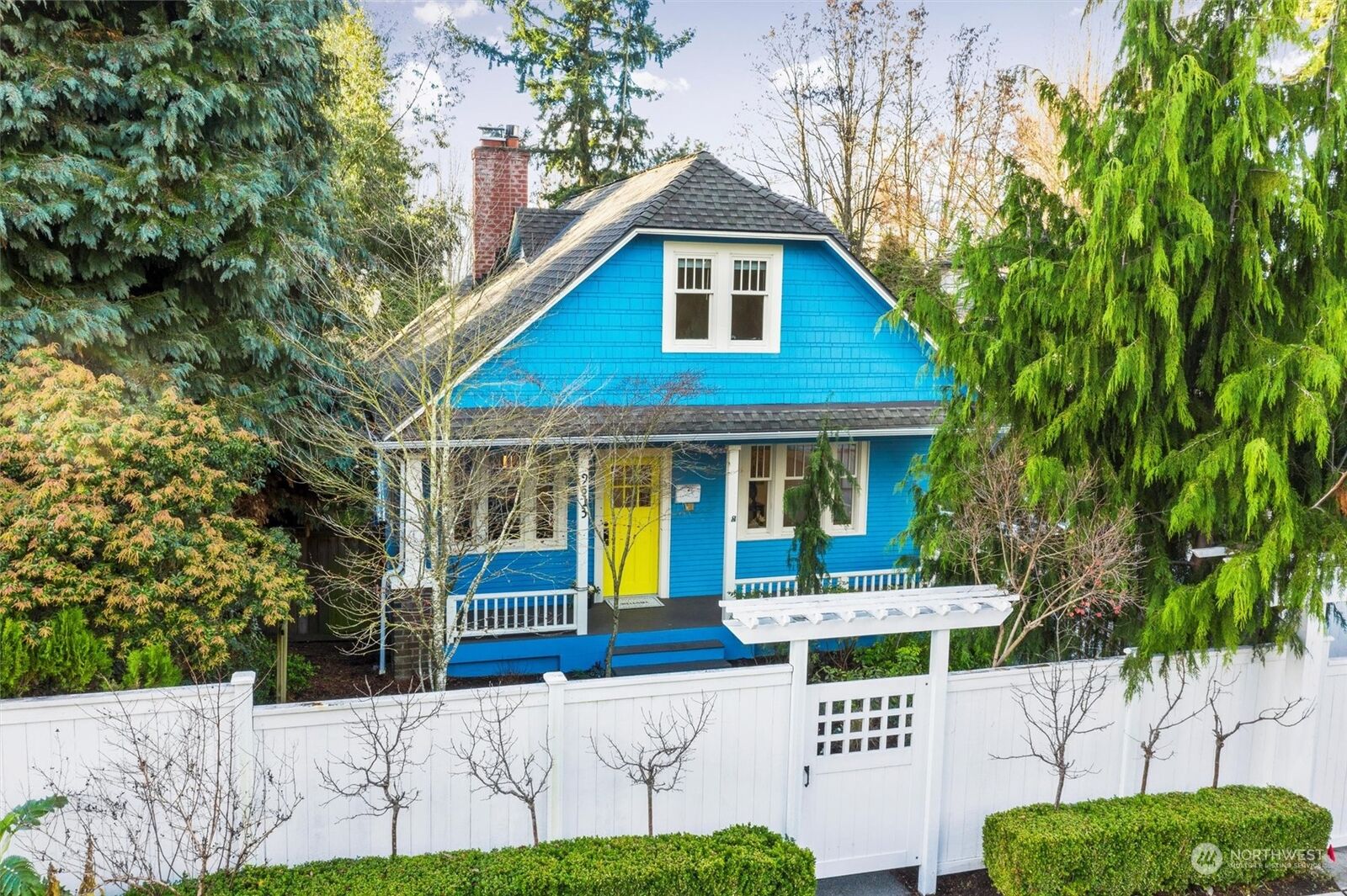 Property Photo:  9513 5th Avenue NE  WA 98115 