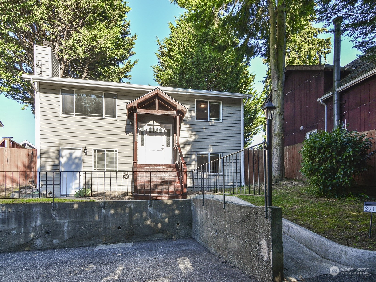 Property Photo:  3915 Grand Avenue  WA 98201 