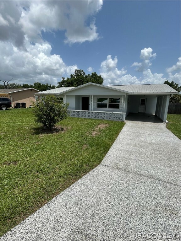 Property Photo:  13 Oak Hollow Drive  FL 34465 