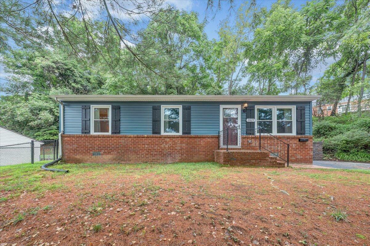 Property Photo:  2825 Montvale Rd SW  VA 24015 