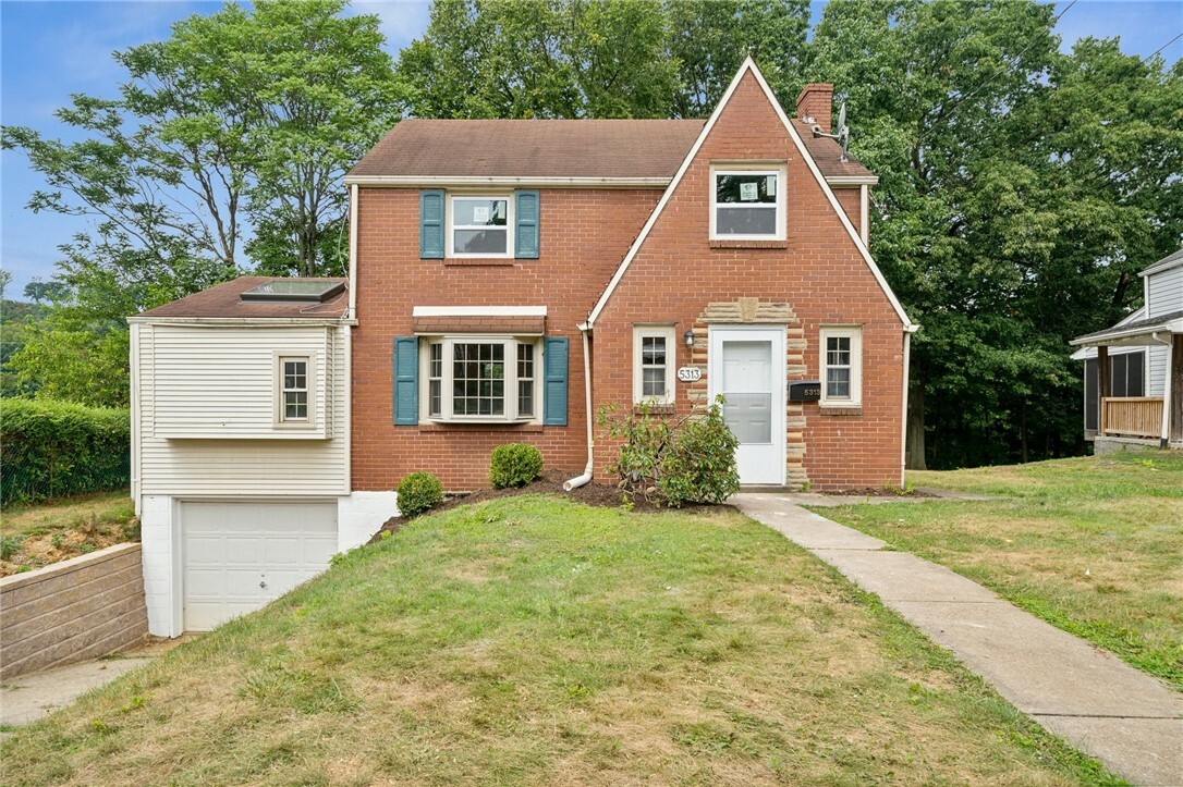 Property Photo:  5313 White Oak Dr  PA 15147 