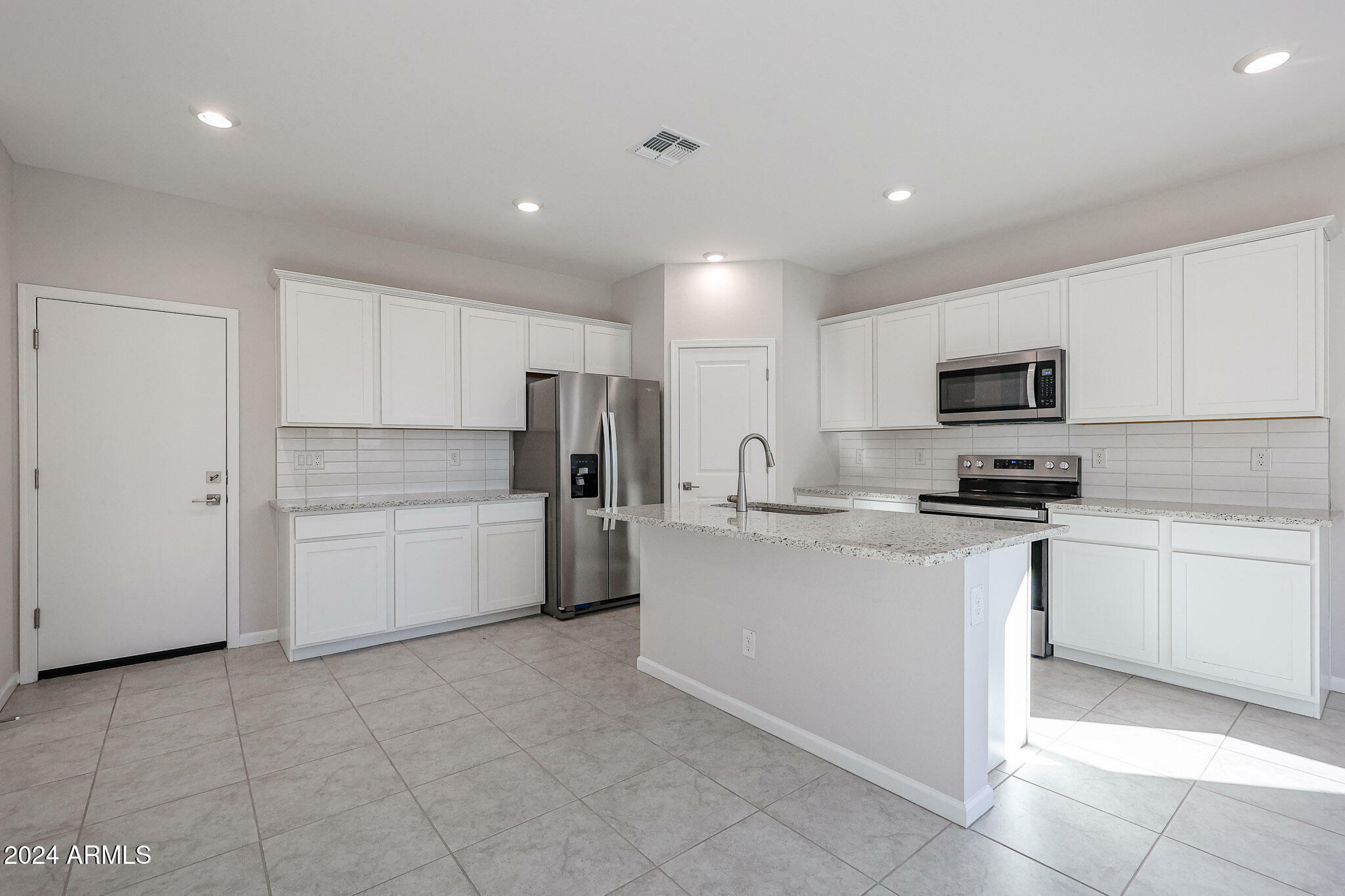 Property Photo:  2721 E Bluff Springs Avenue  AZ 85119 