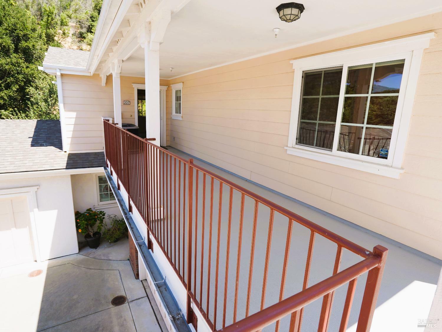 Property Photo:  526 Entrada Drive 207  CA 94949 