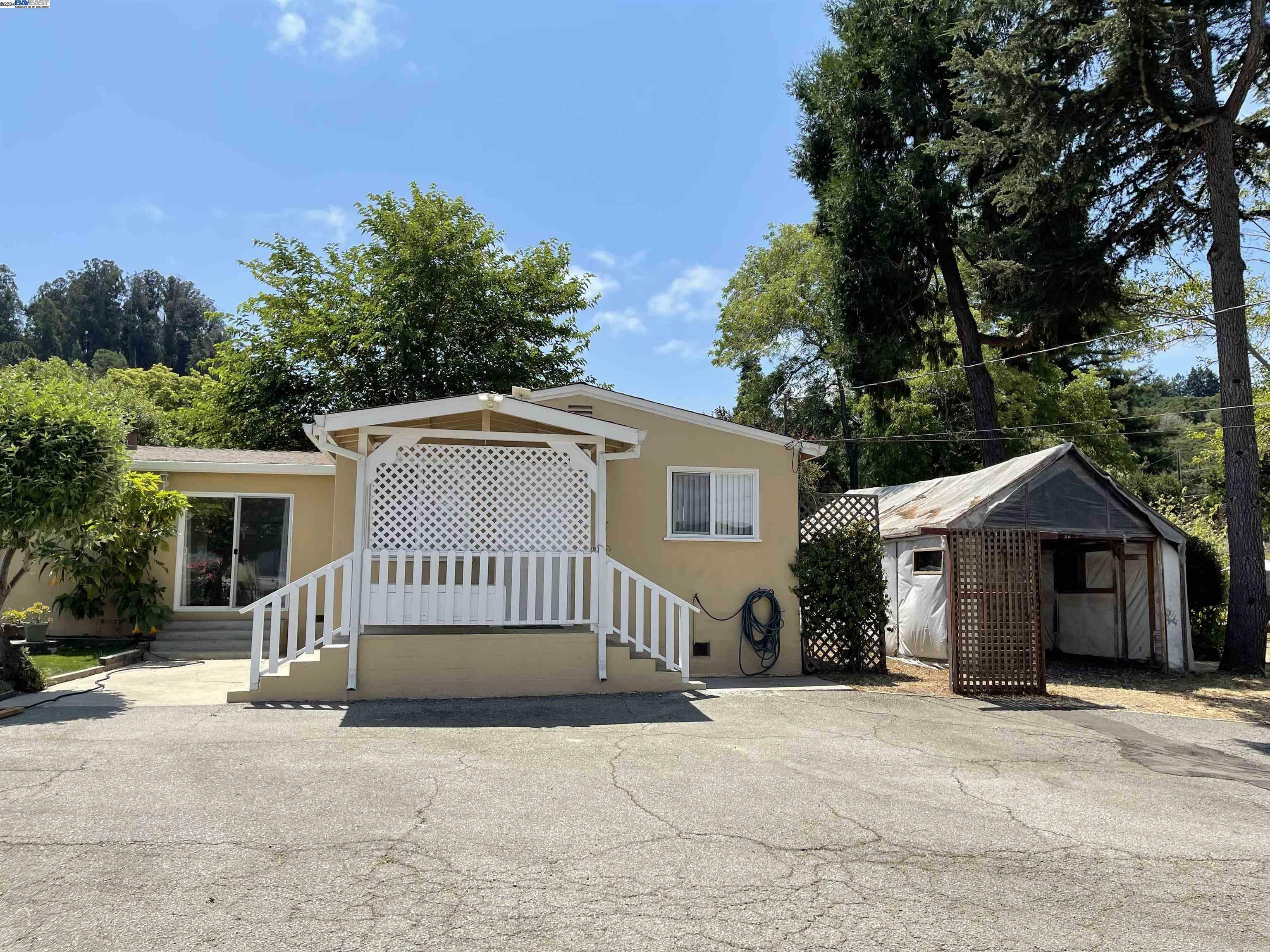 Property Photo:  352 Carpenteria Rd  CA 95004 