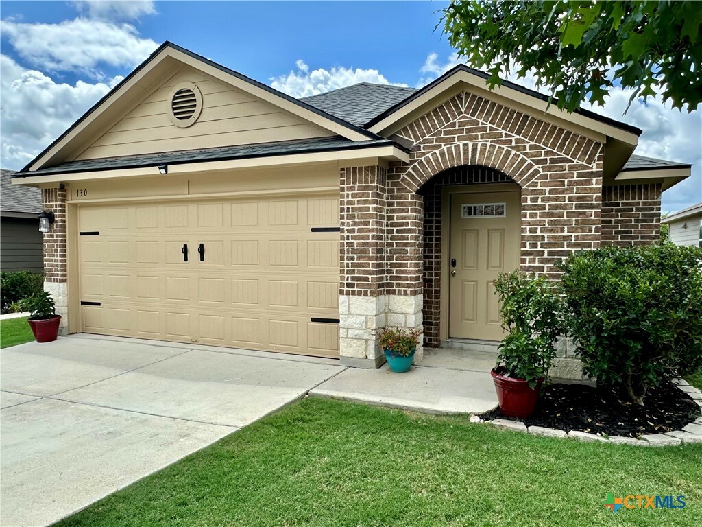 Property Photo:  130 Lake Glen  TX 78666 