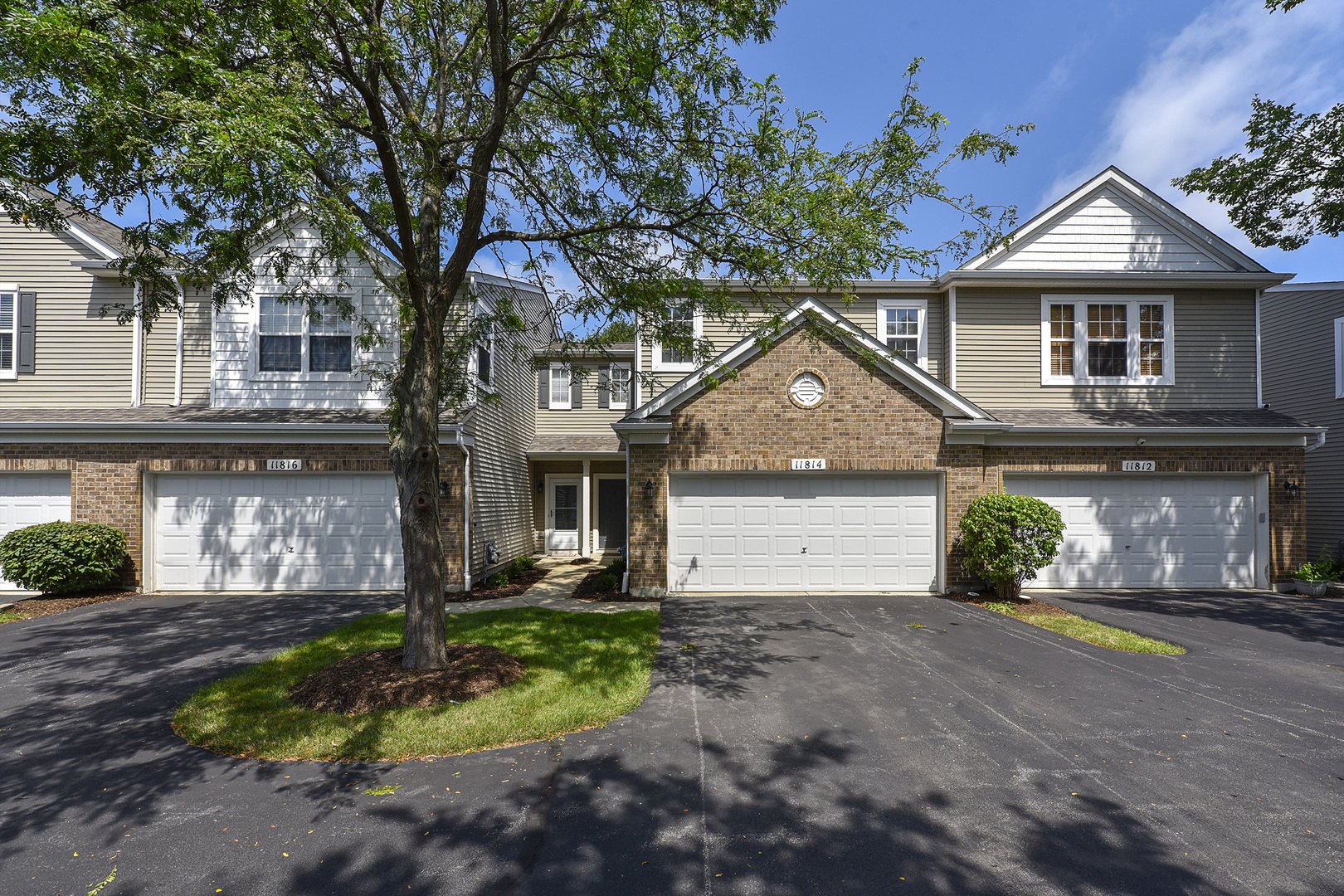 Property Photo: 11814 Heritage Meadows Drive IL 60585
