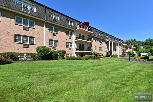 Property Photo:  550 Fairview Avenue 311  NJ 07675 