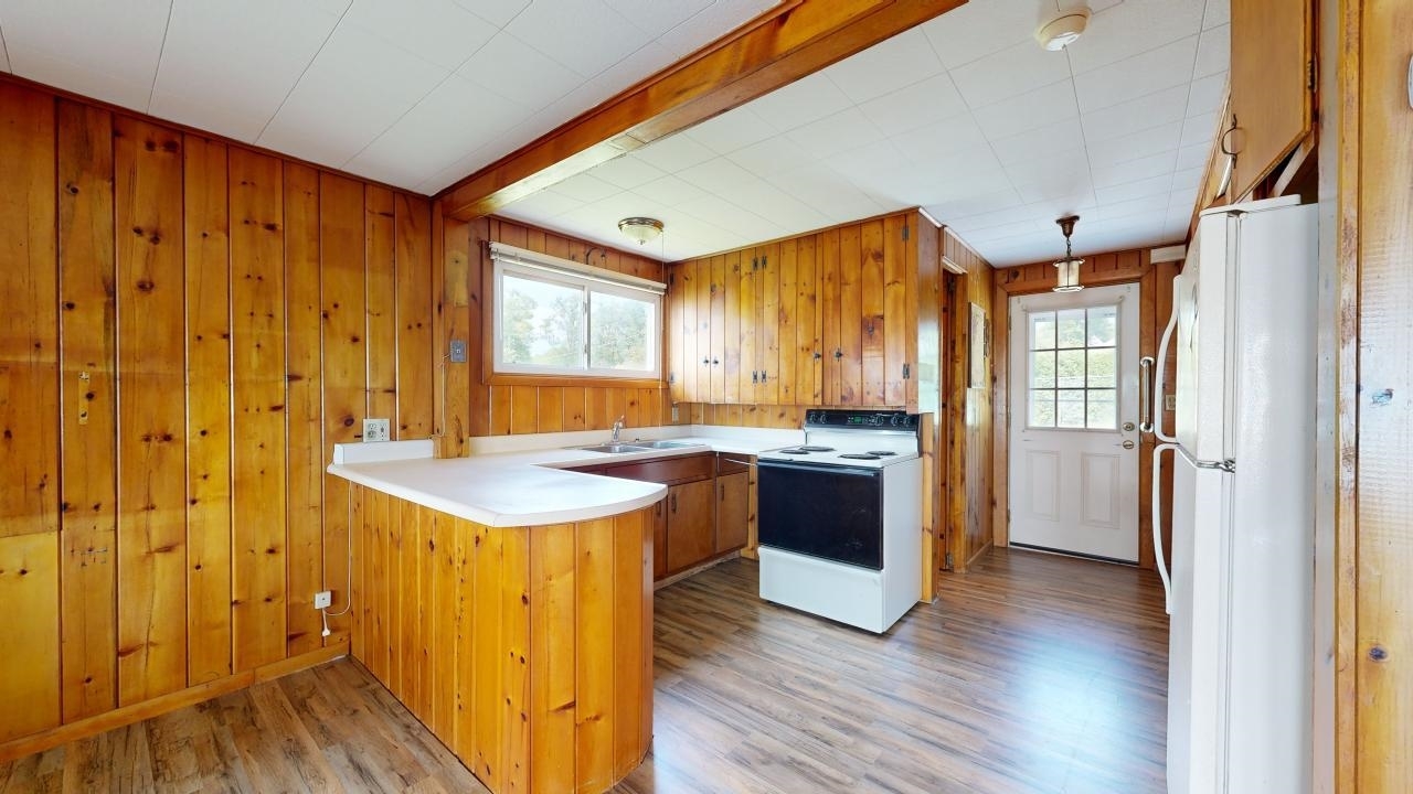 Property Photo:  1527 Colchester Point Road  VT 05446 