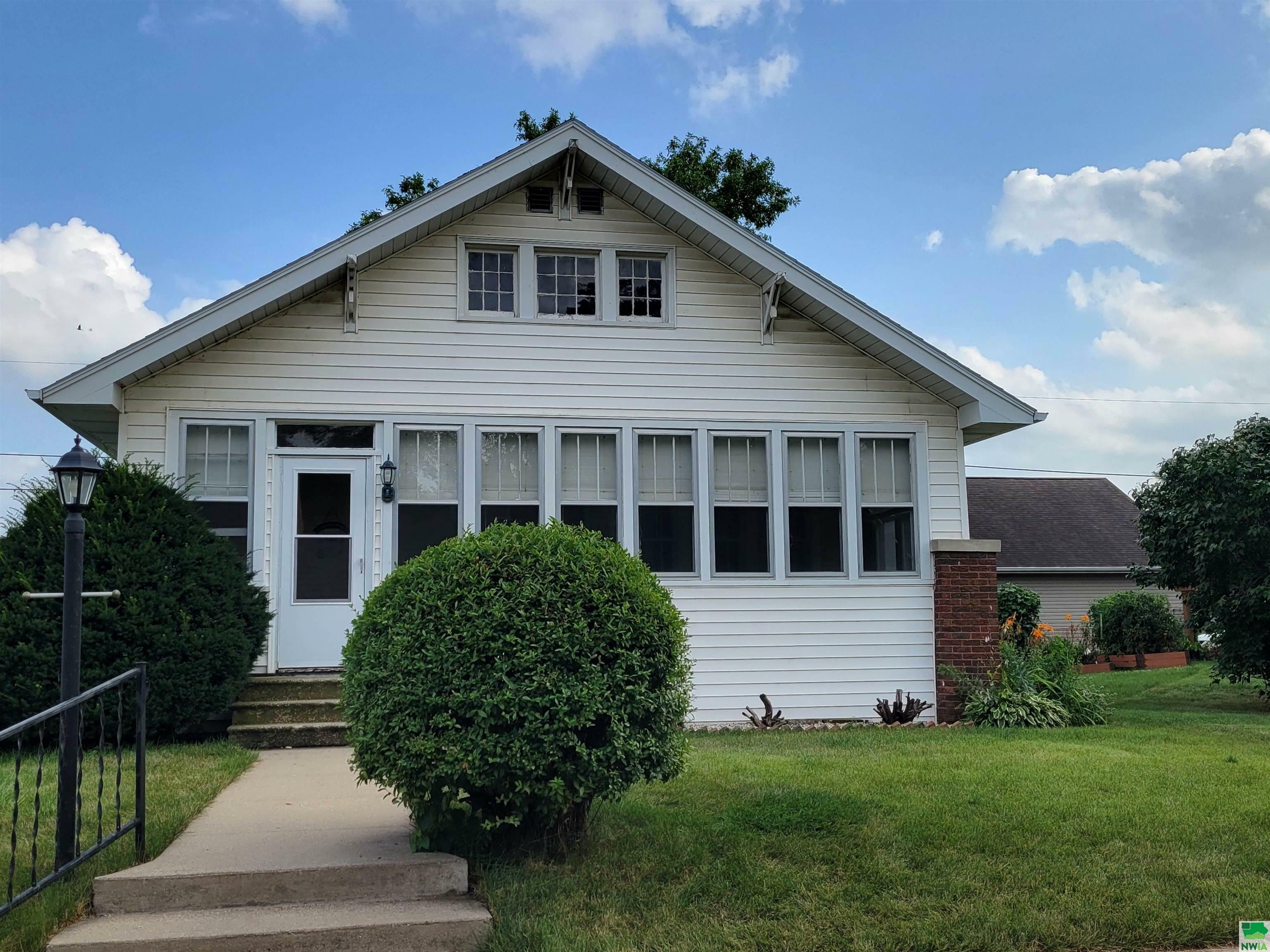 Property Photo:  1116 Whitcher Ave  IA 51109 