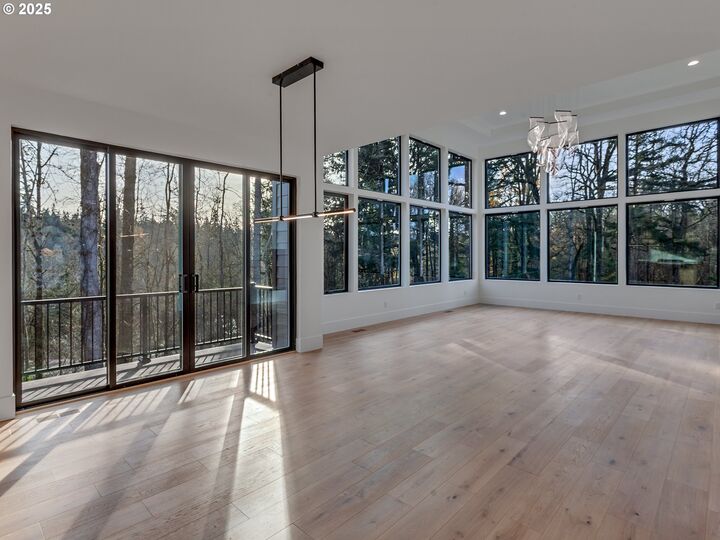 Property Photo:  5010 Park Bluff Pl  OR 97035 