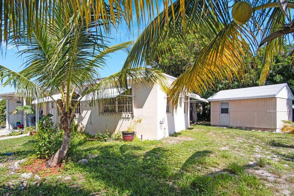 Property Photo:  591 Oleander Road  FL 33462 