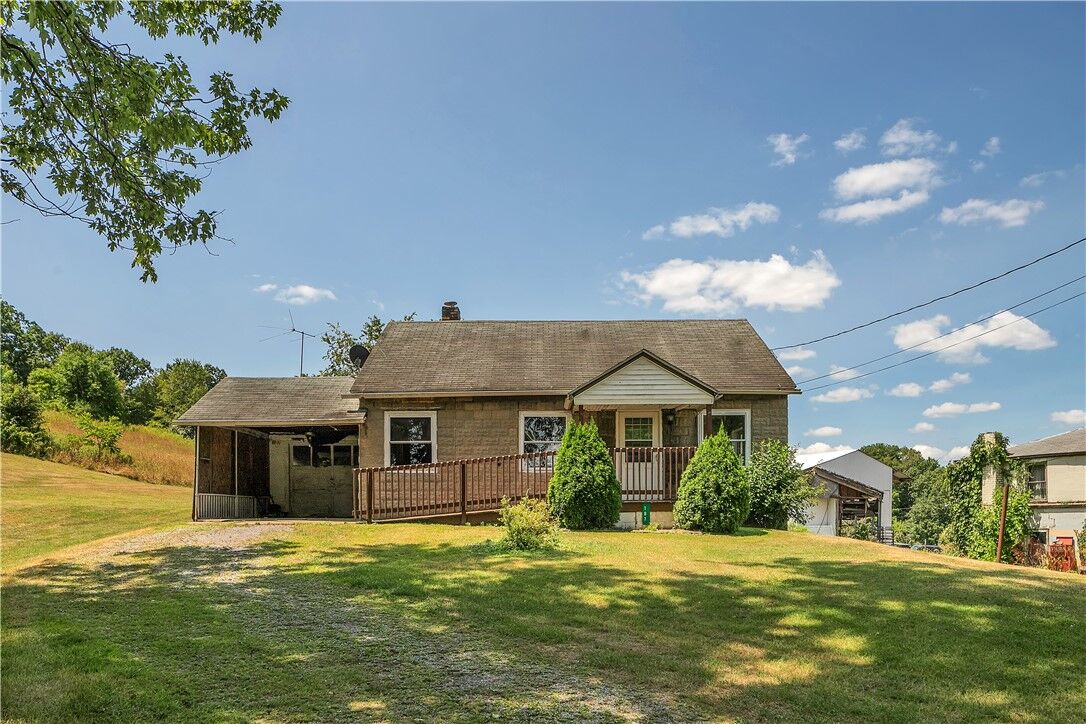 Property Photo:  107 Olinger Dr  PA 16201 