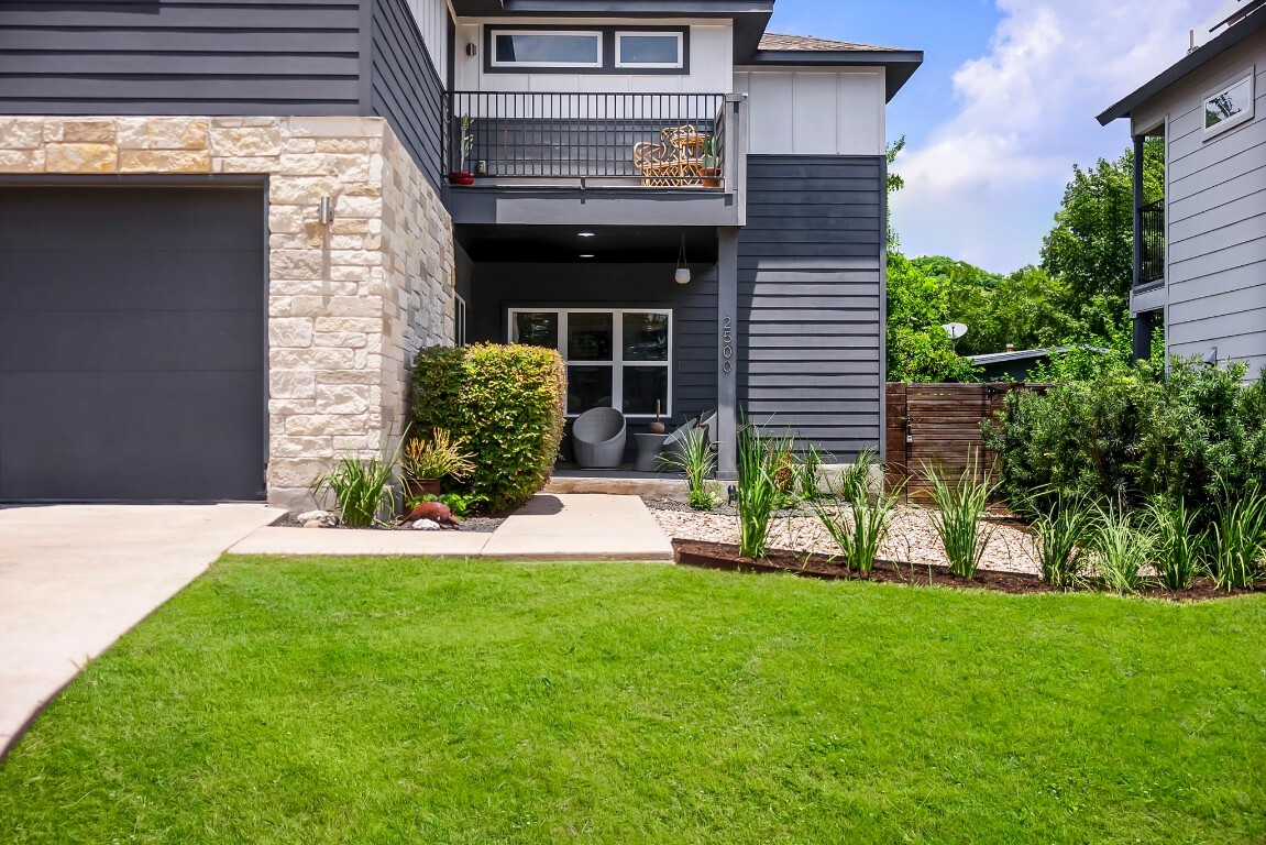 Property Photo:  2500 Givens Avenue  TX 78722 