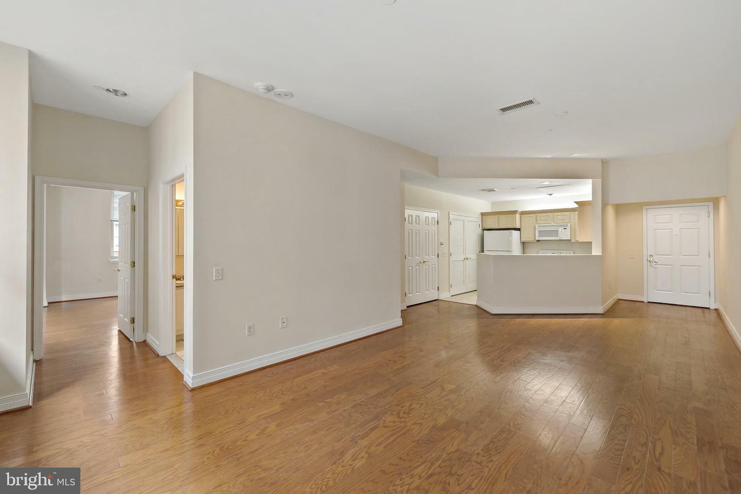 Property Photo:  1600 Arch Street 18 1716  PA 19103 