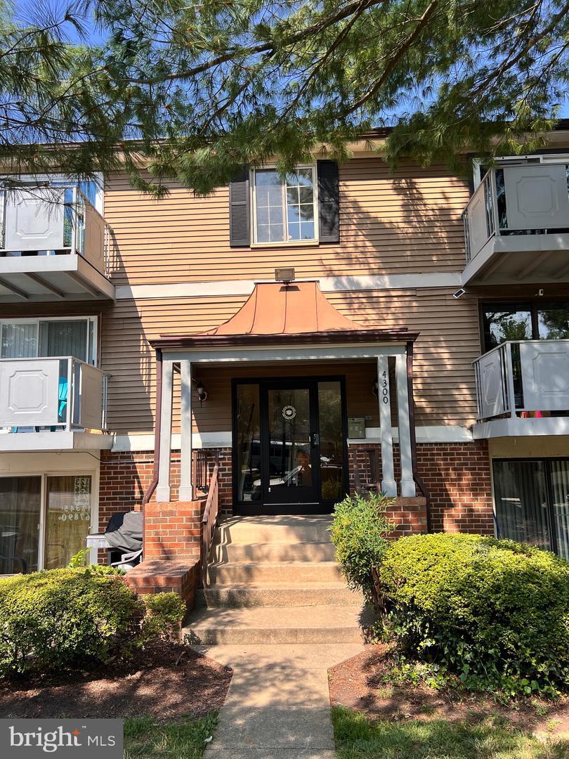 Property Photo: 4300 Buckman Road H VA 22309