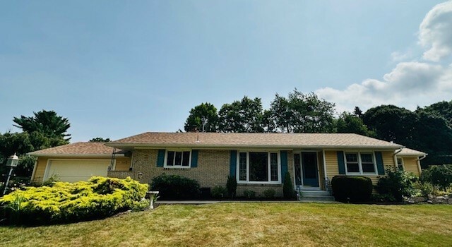 Property Photo:  1307 Central Drive  PA 16505 