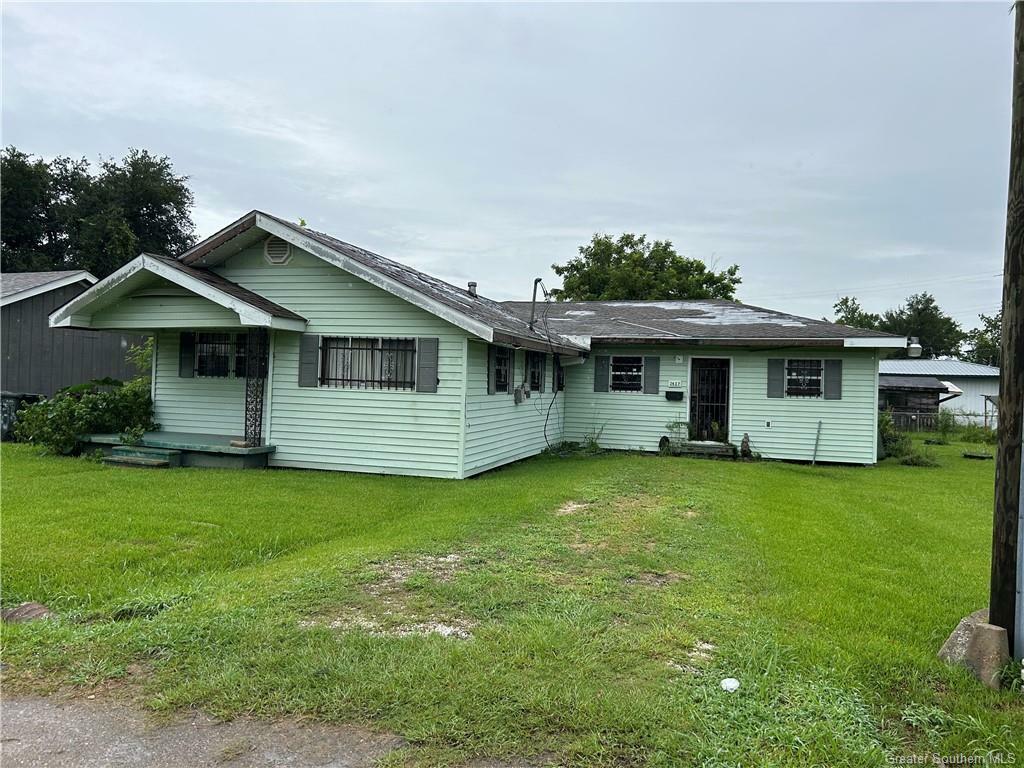 Property Photo:  2437 Dewey Street  LA 70601 