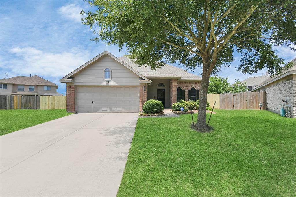 Property Photo:  2701 Maple Spring Drive  TX 77536 