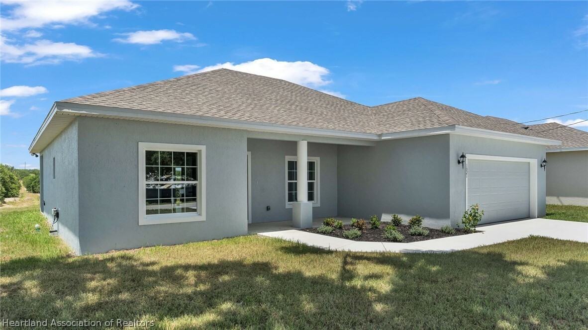 Property Photo:  1021 Yates Divide  FL 33825 