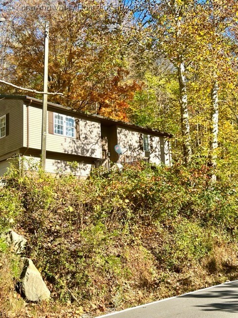 Property Photo:  16 Parlmora Road  WV 25312 