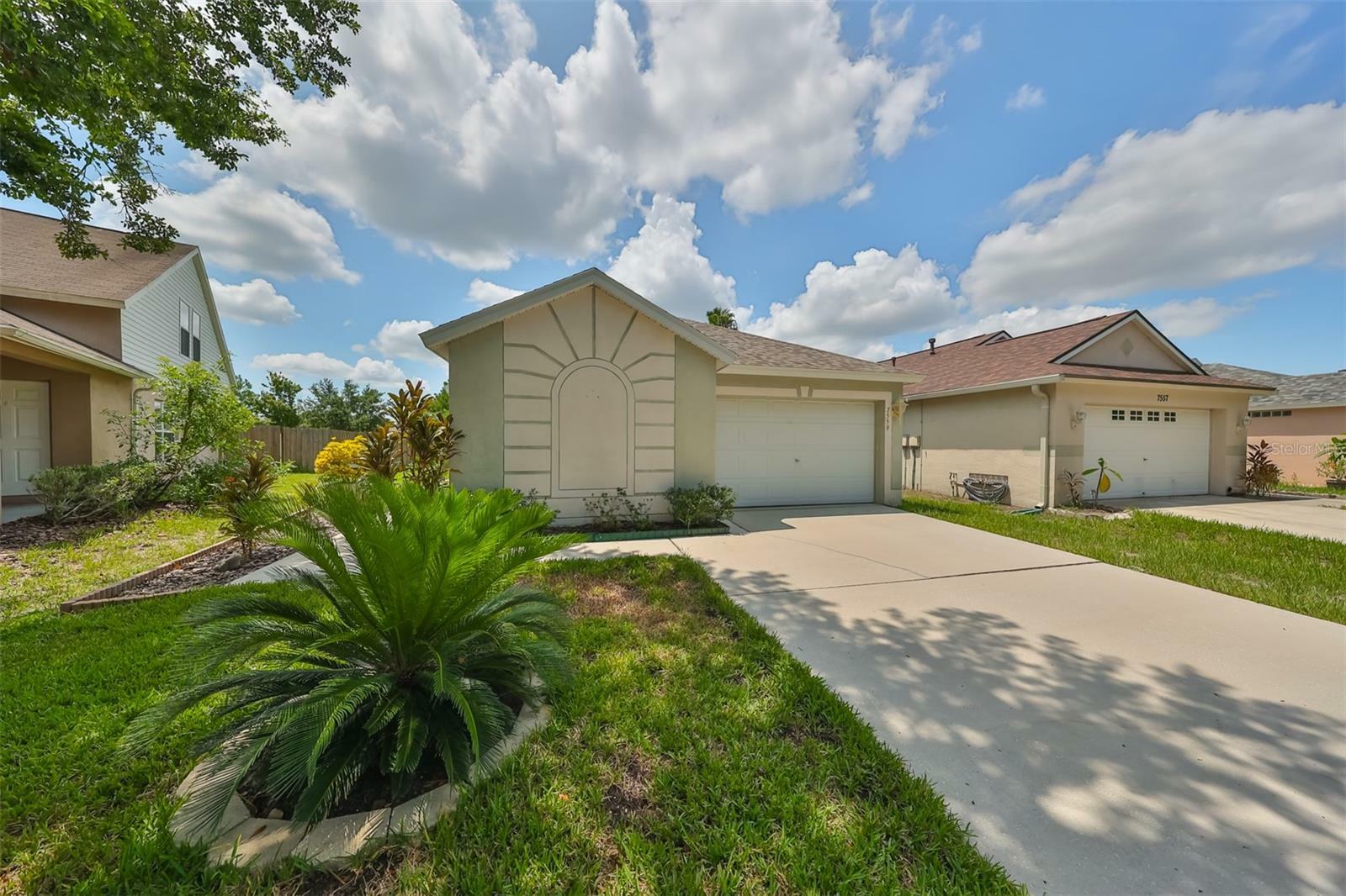 Property Photo:  7559 Oxford Garden Circle  FL 33572 