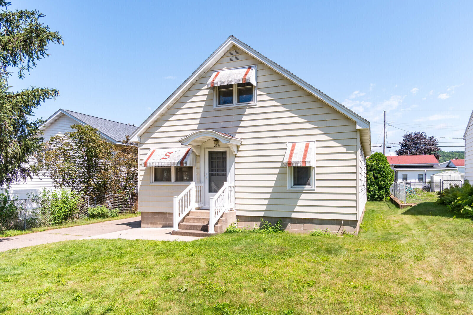 Property Photo:  2911 26th St S  WI 54601 