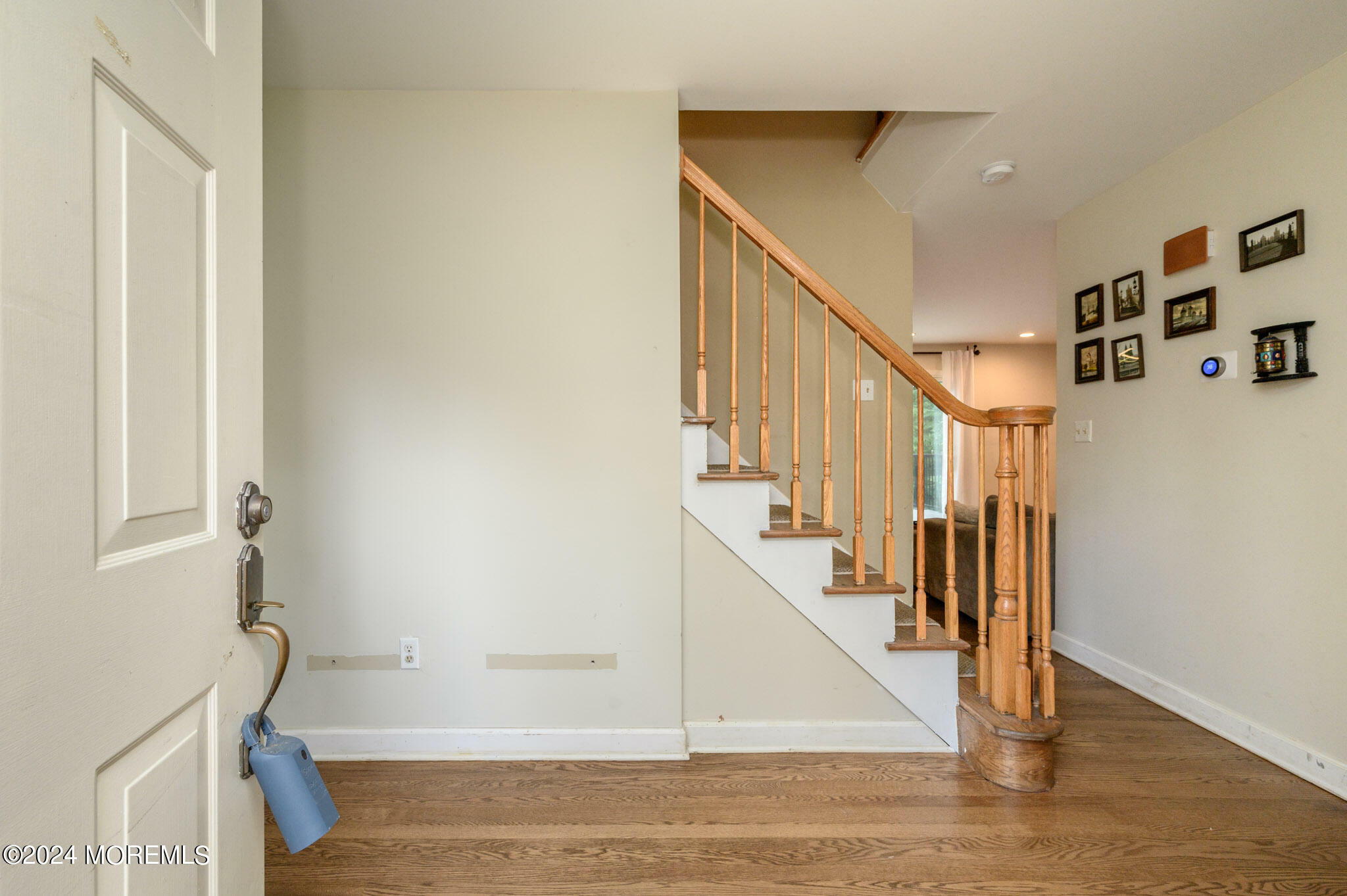 Property Photo:  8 Abbey Road  NJ 08527 