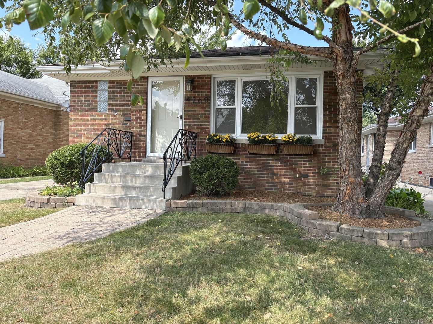 Property Photo:  4260 Main Street  IL 60076 