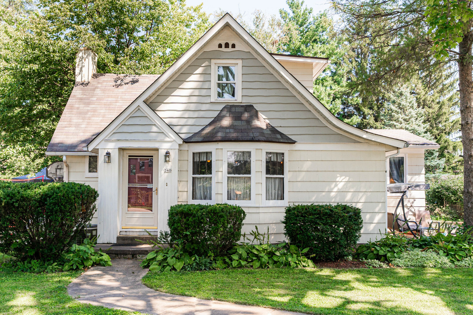 Property Photo:  340 N Cedar Street  IL 60556 