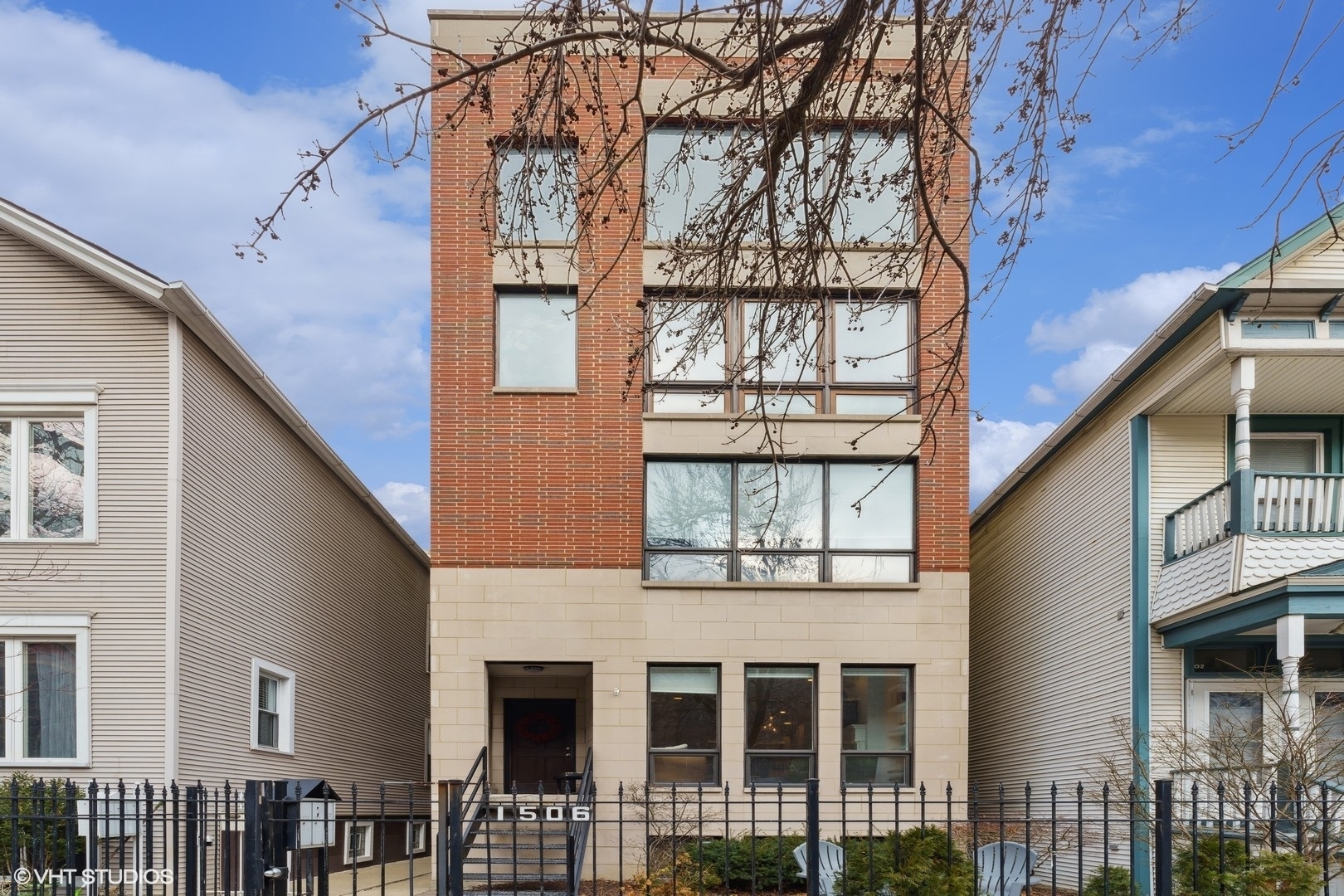 Property Photo:  1506 W Melrose Street 2  IL 60657 