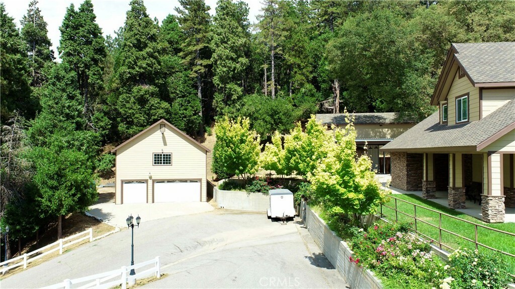 Property Photo:  919 Venus Way  CA 92325 