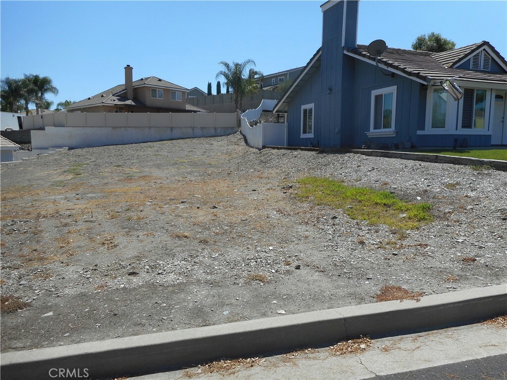 Property Photo:  569 Longhorn Drive  CA 92587 