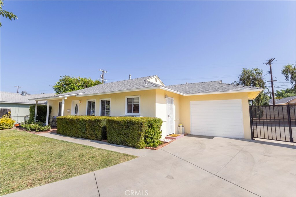 Property Photo:  17405 Manteca Street  CA 91406 