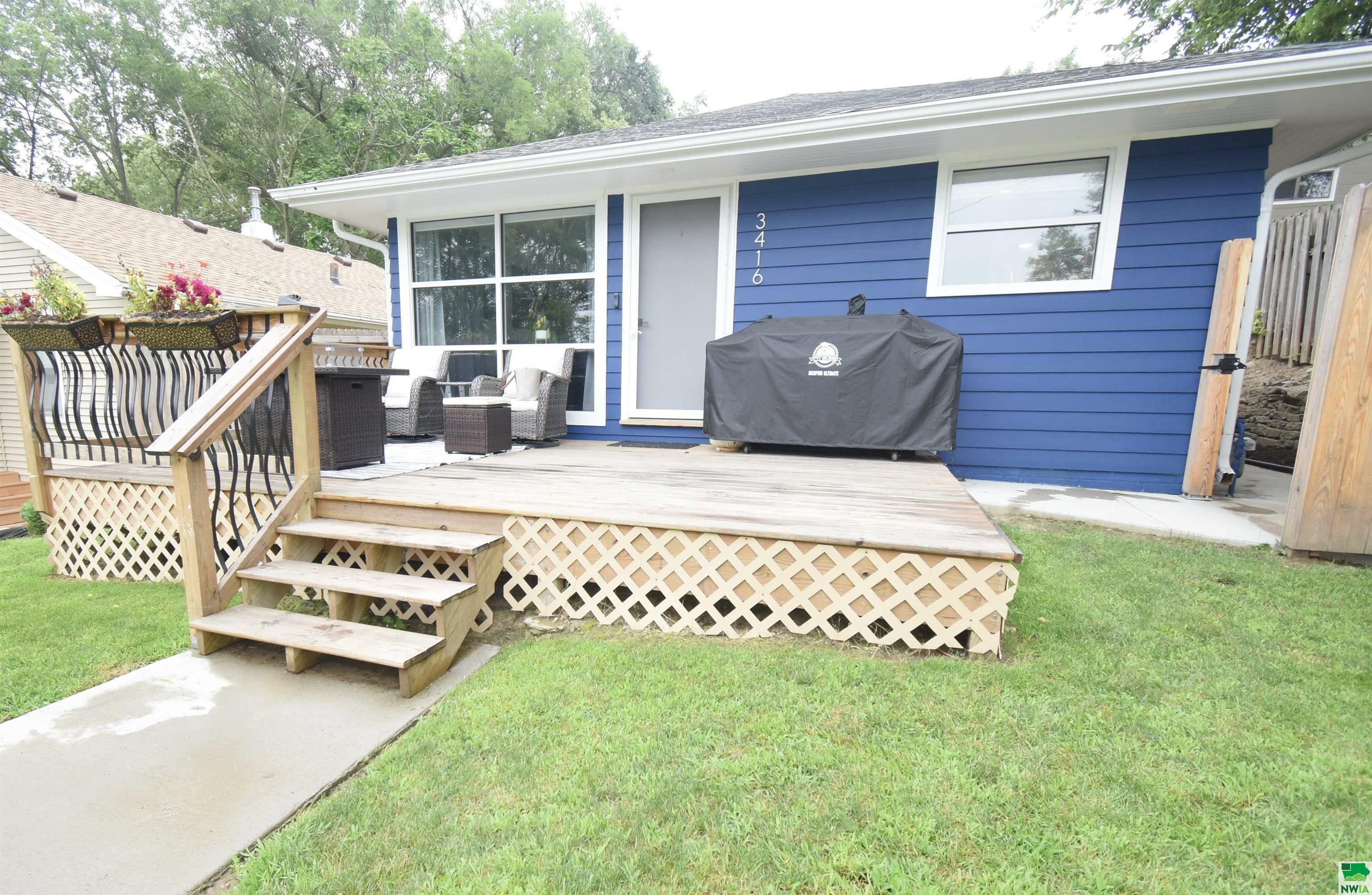 Property Photo:  3416 Davis Ave  IA 51106 