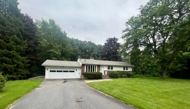 Property Photo: 35 Skylark Ln MA 01462