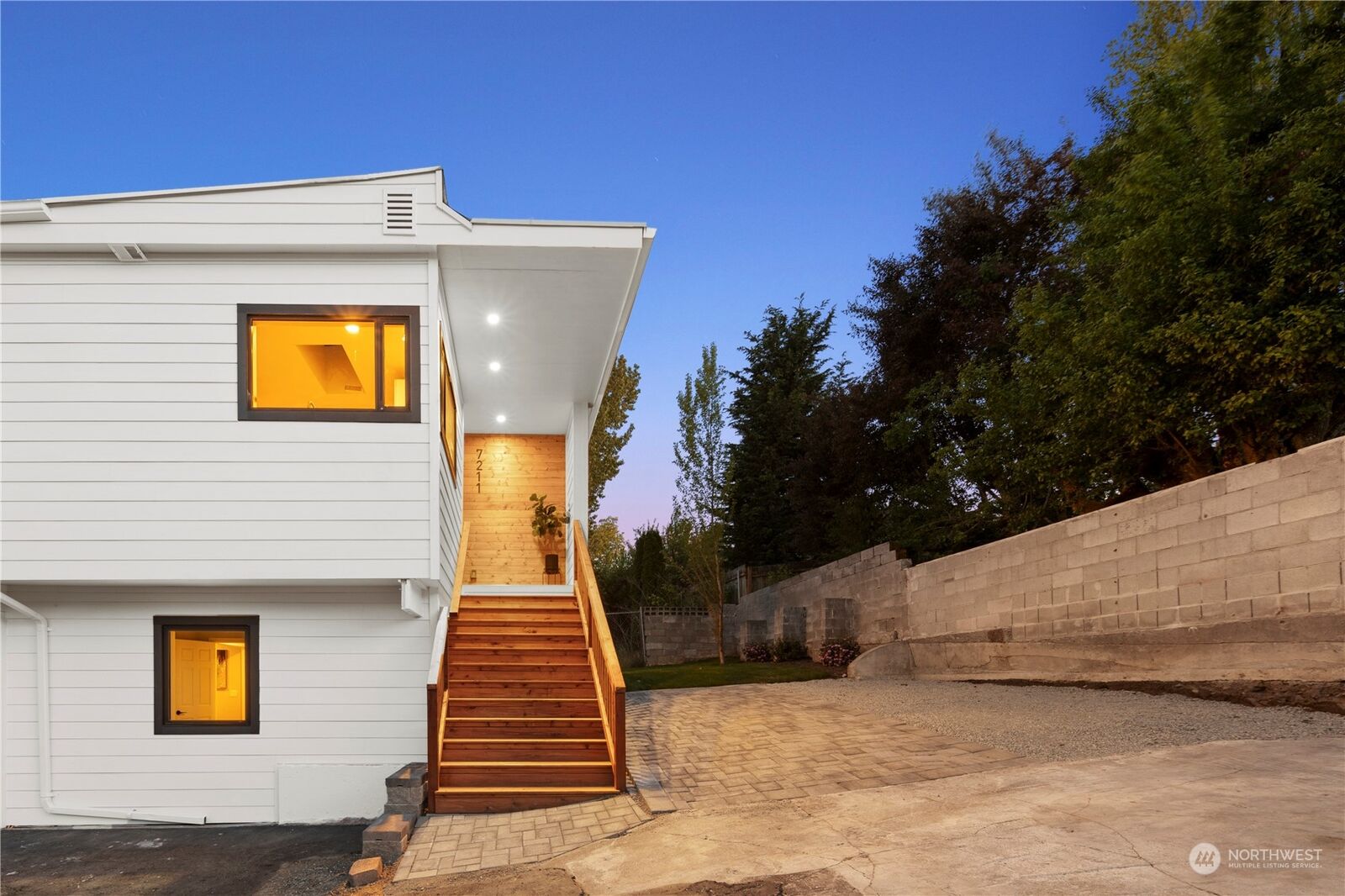 Property Photo: 7211 33rd Avenue S WA 98118