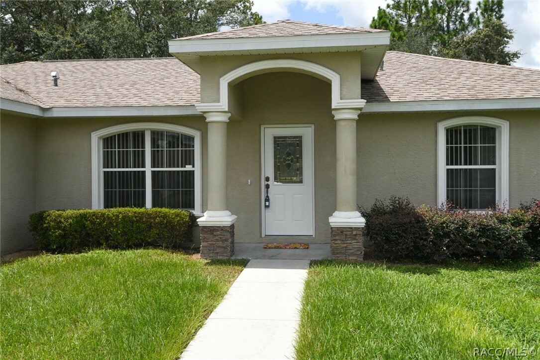 Property Photo:  2472 W Pinegrove Drive  FL 34434 