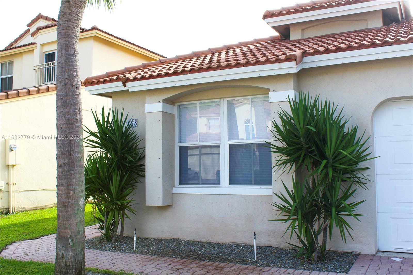 Property Photo:  1678 SW 158th Ave  FL 33027 