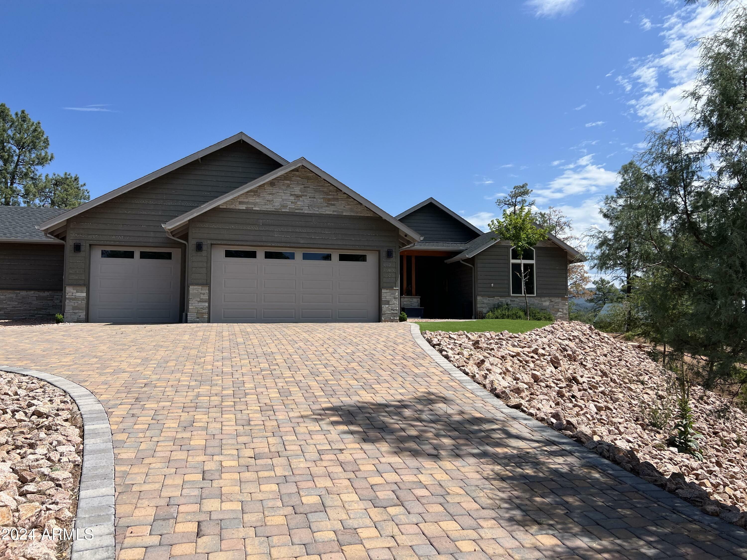 Property Photo:  262 E Saddleback Trail  AZ 85541 