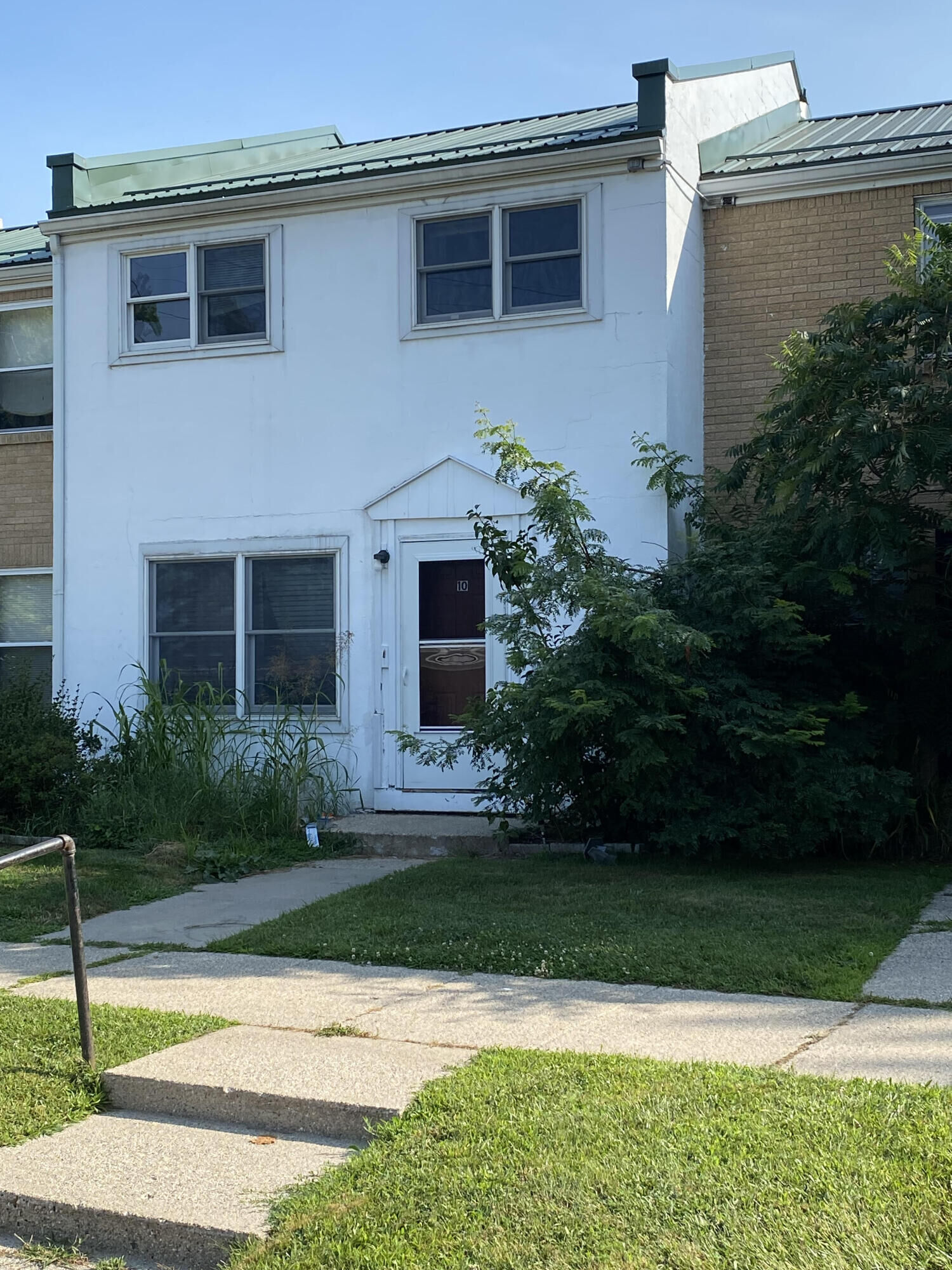 Property Photo: 10 Meadowhills Lane MI 49412