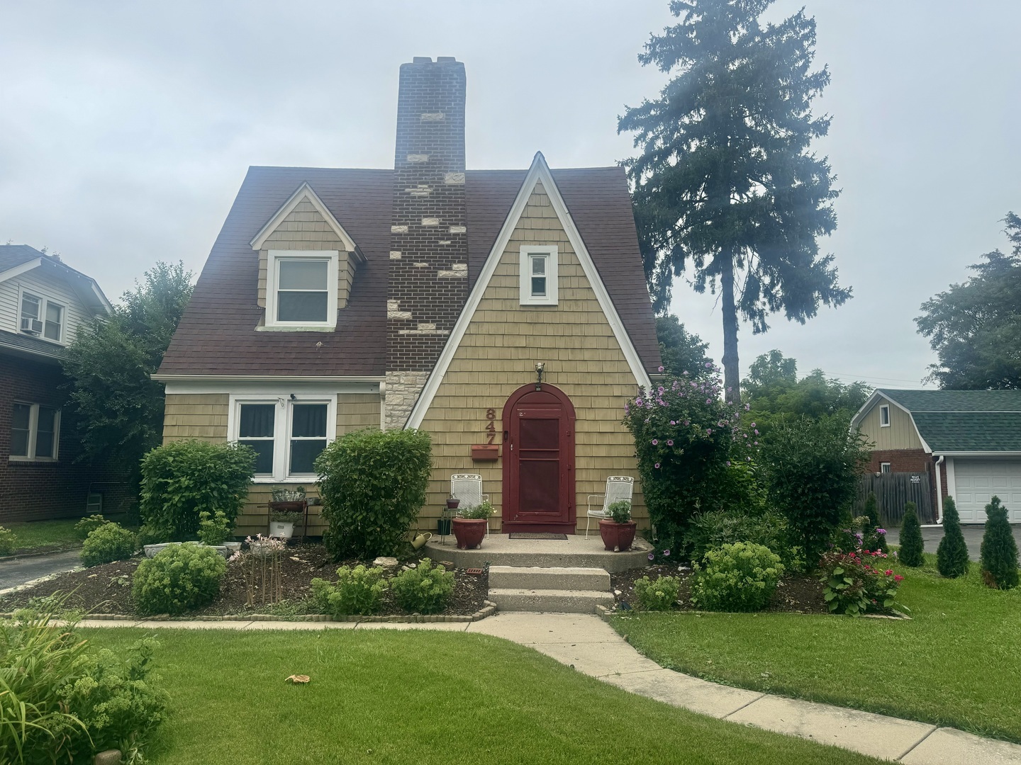 Property Photo:  