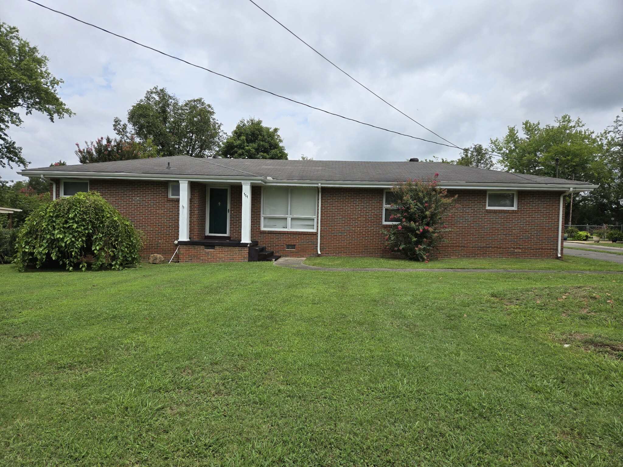 Property Photo:  111 Lee Ln  TN 37160 