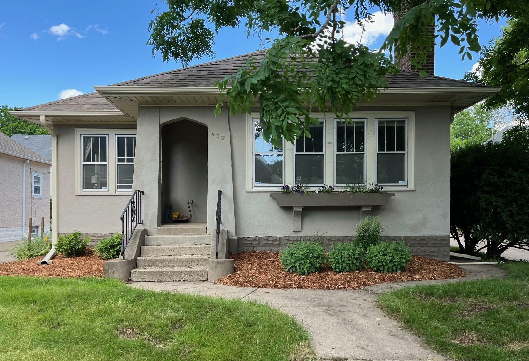 Property Photo:  432 Hamline Avenue S  MN 55105 