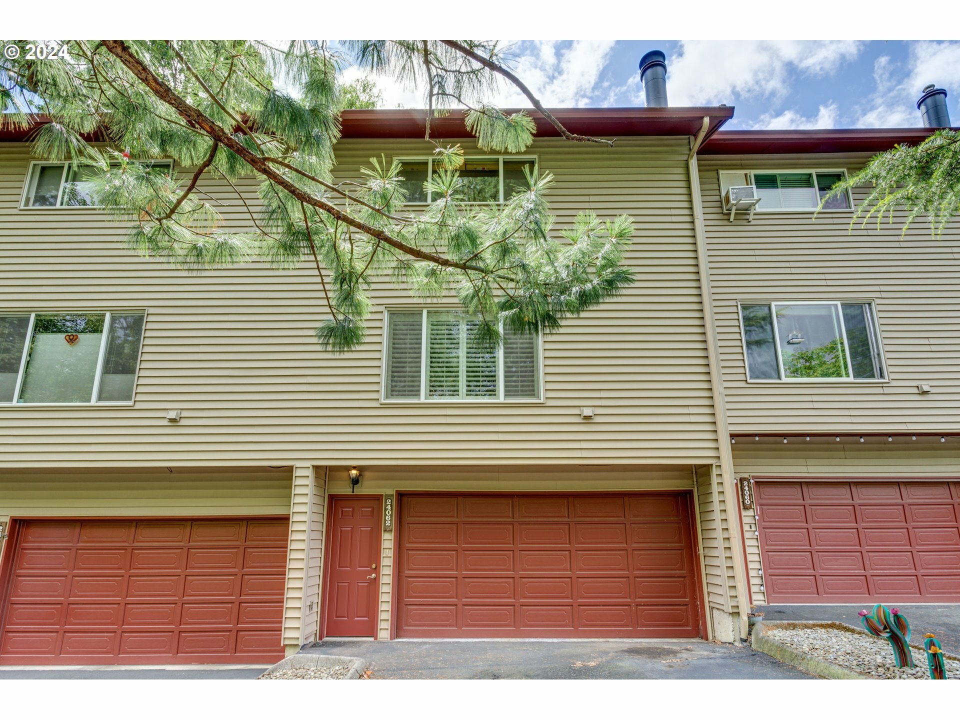 Property Photo: 24062 NE Treehill Dr OR 97060