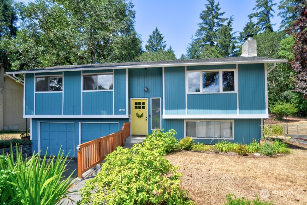 Property Photo:  820 Haskell Street  WA 98327 