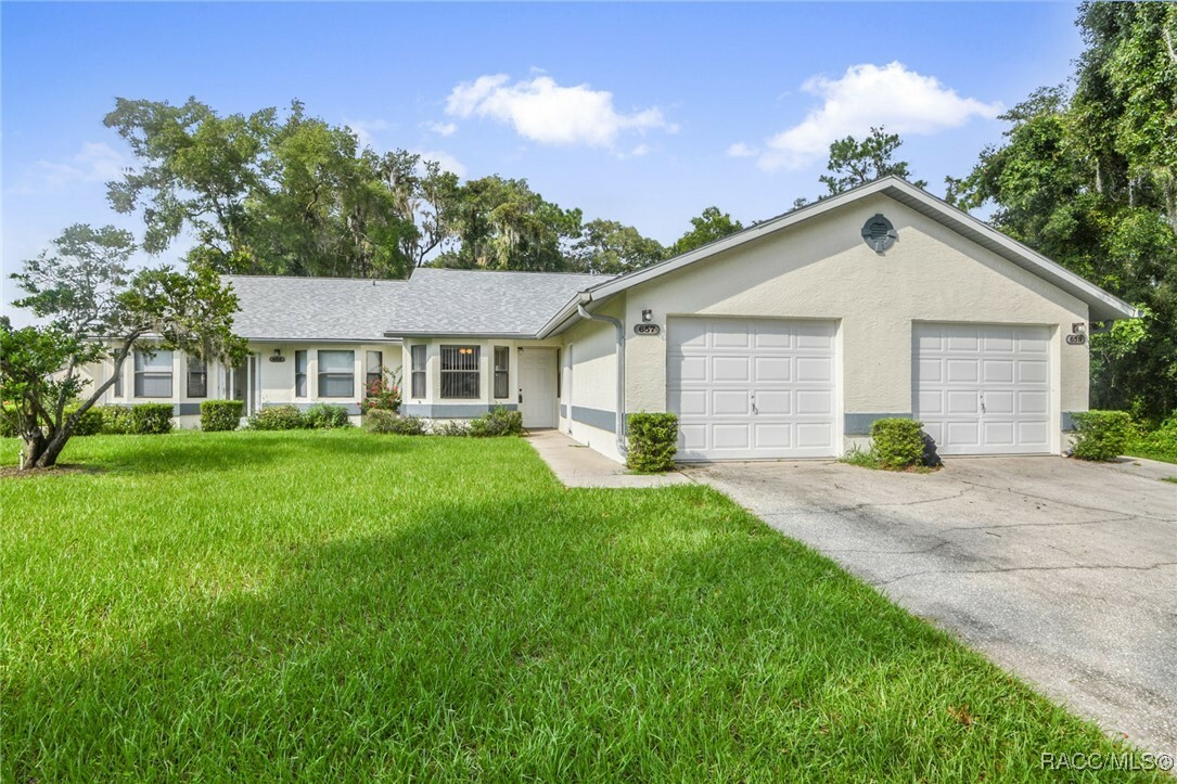 Property Photo:  657 Whispering Pines Boulevard  FL 34453 