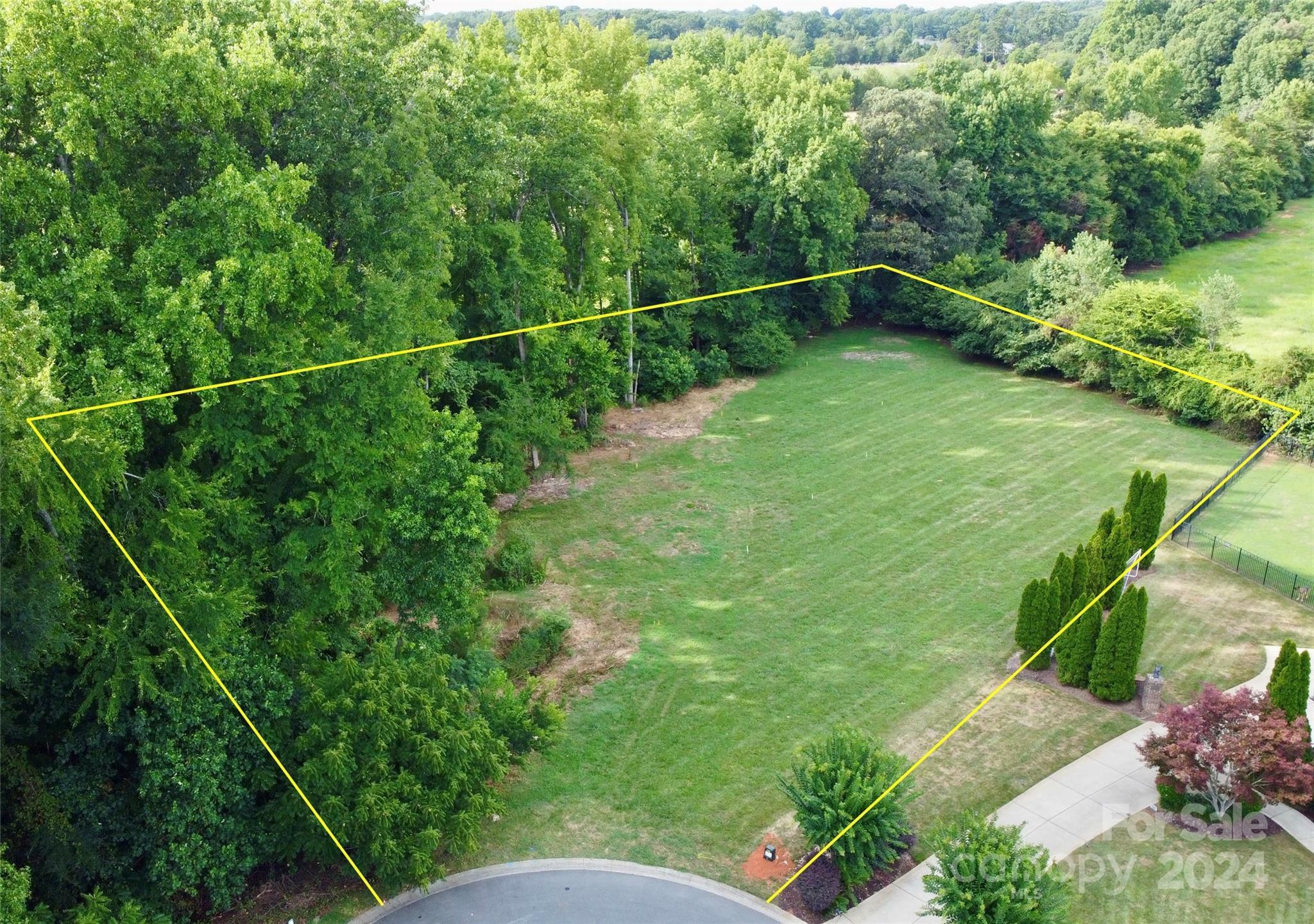 Property Photo:  2734 Fox Hollow Road  NC 28227 